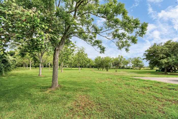 photo 2: 5555 County Road 135 Road, Wharton TX 77488