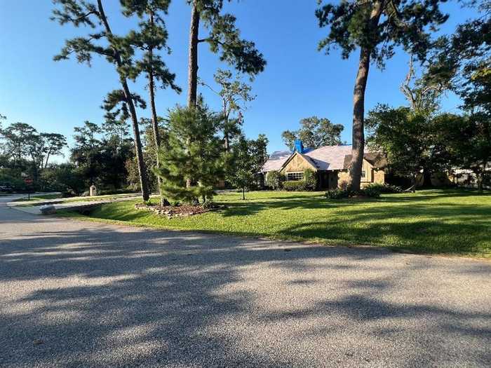 photo 1: 1246 Ridgeley Drive, Hilshire Village TX 77055