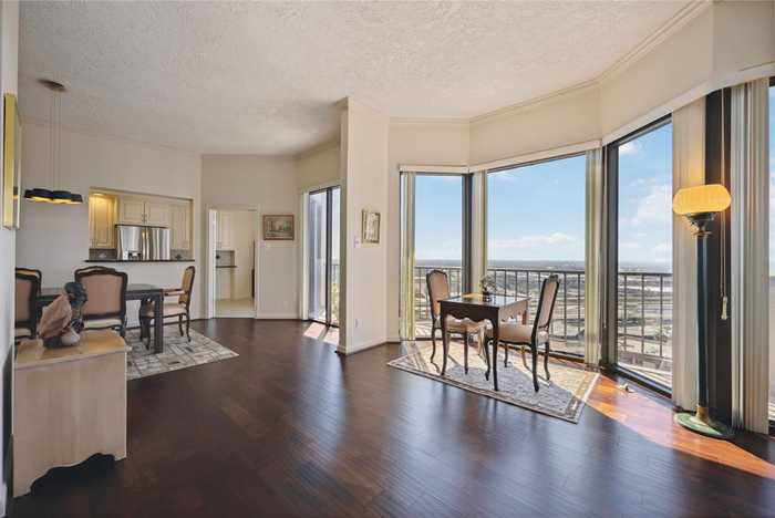 photo 2: 3350 Mccue Road Unit 2302, Houston TX 77056