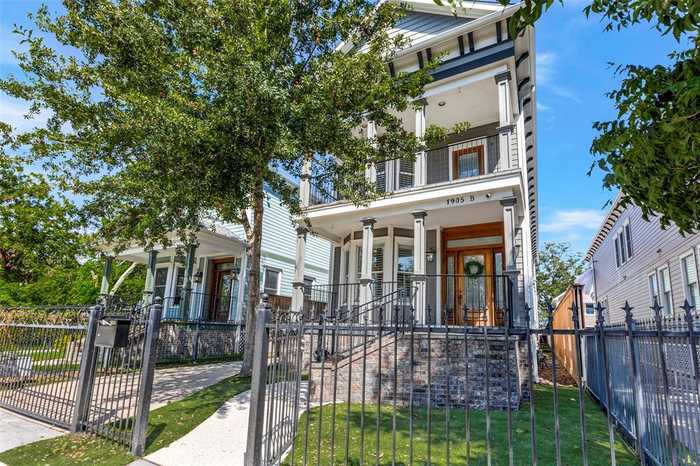 photo 1: 1905 W 14th Street Unit B, Houston TX 77008