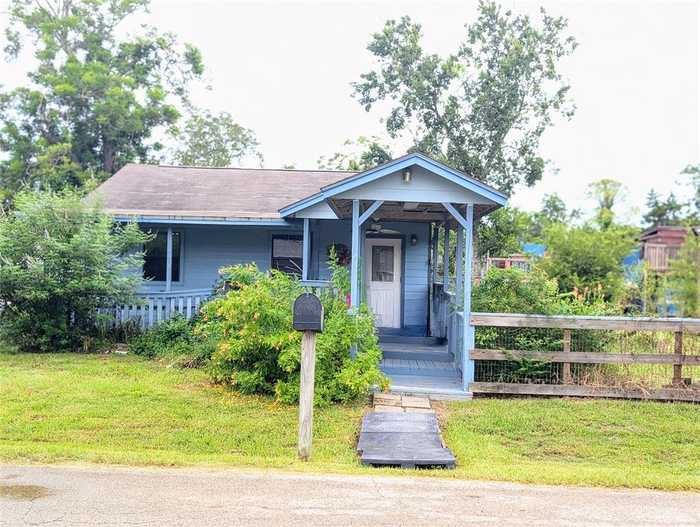 photo 2: 421 E Florida Street, Brazoria TX 77422