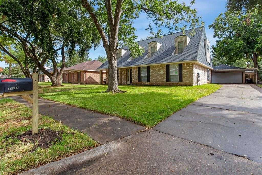 photo 2: 12111 Meadowdale Drive, Meadows Place TX 77477