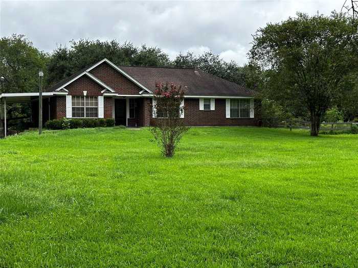 photo 2: 308 County Road 893b, Angleton TX 77515