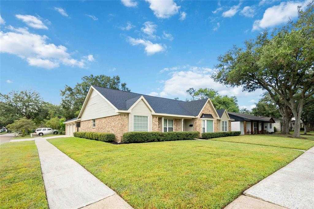 photo 2: 6103 Valkeith Drive, Houston TX 77096