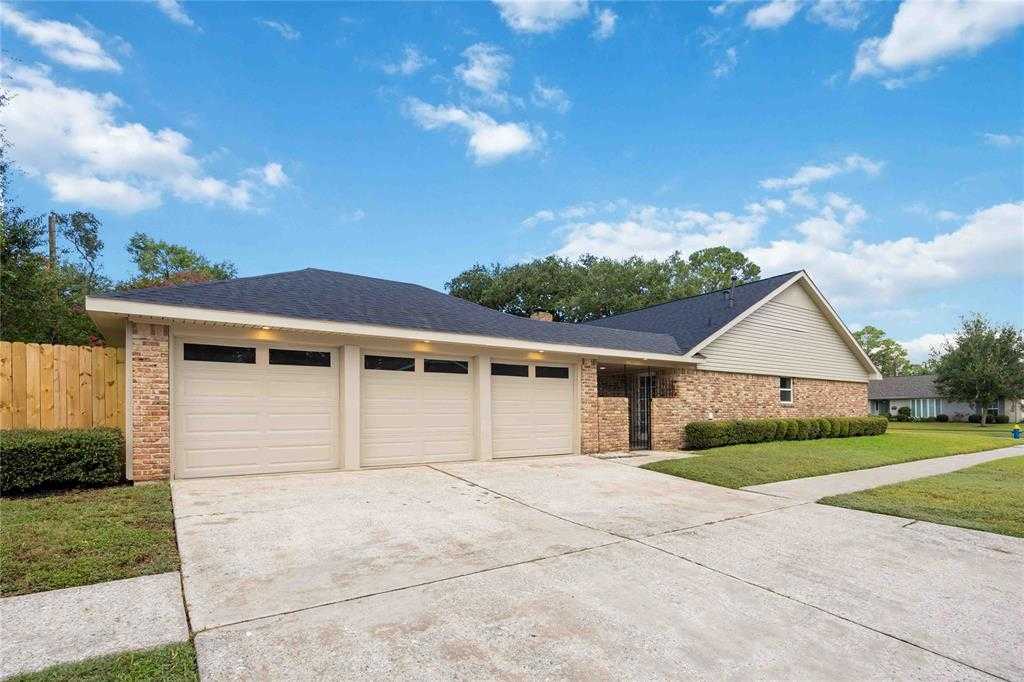 photo 3: 6103 Valkeith Drive, Houston TX 77096