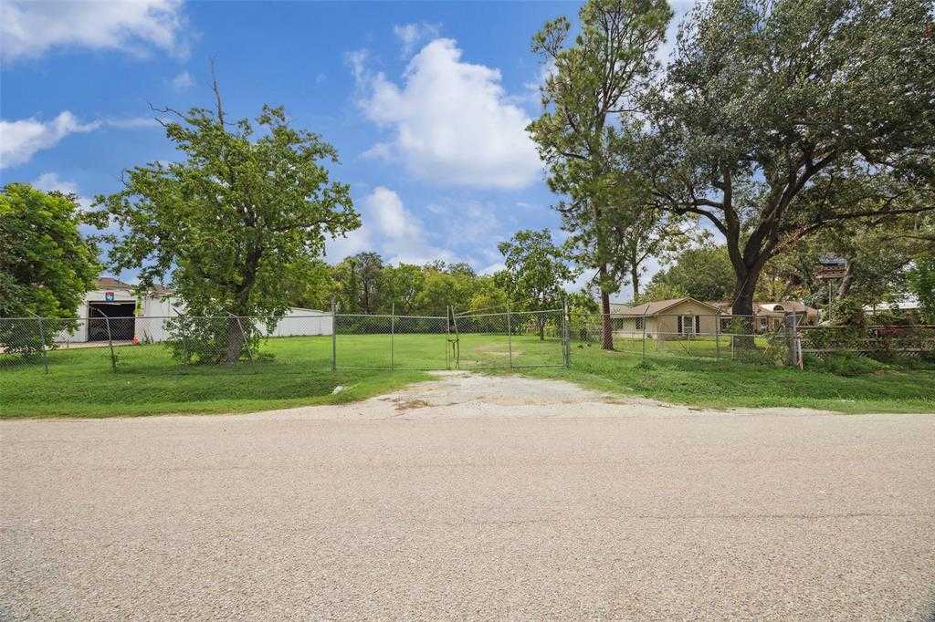 photo 2: 2209 Hoskins Drive, Houston TX 77080