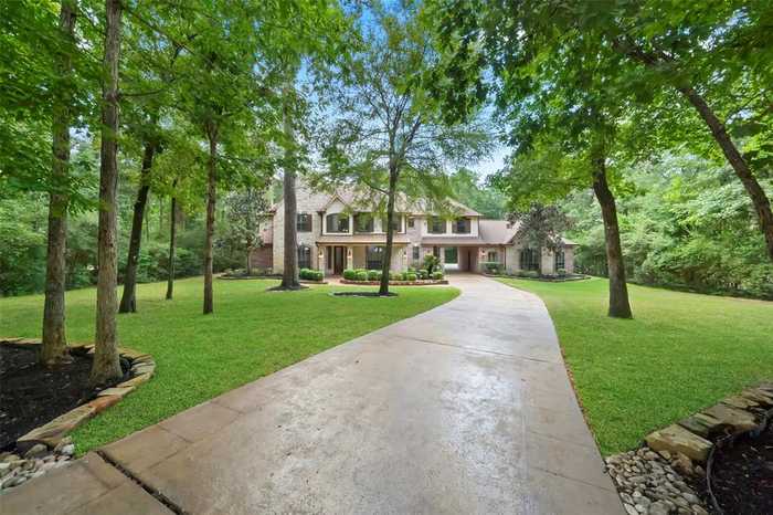 photo 2: 10332 Hunter Creek Lane, Conroe TX 77304