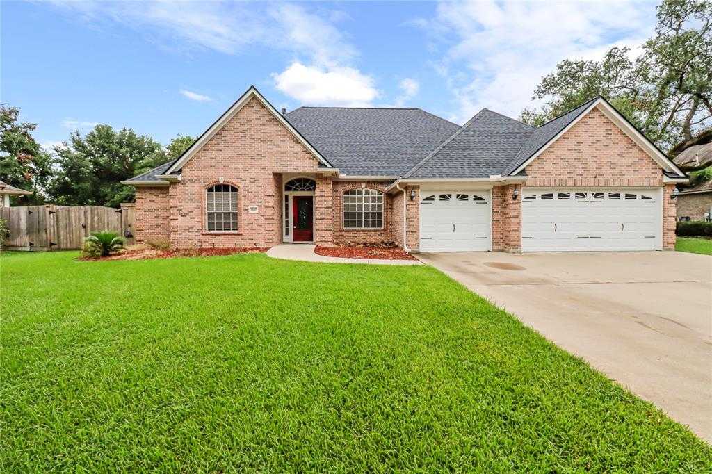 photo 1: 900 Enchanted Oaks Drive, Angleton TX 77515