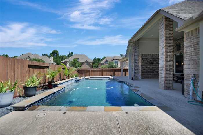 photo 1: 902 Holly Chapple Drive, Conroe TX 77384