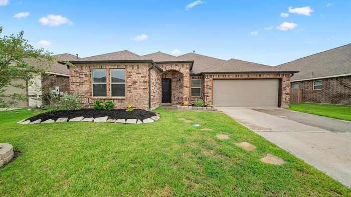 photo 1: 728 Rim Water Drive, Alvin TX 77511