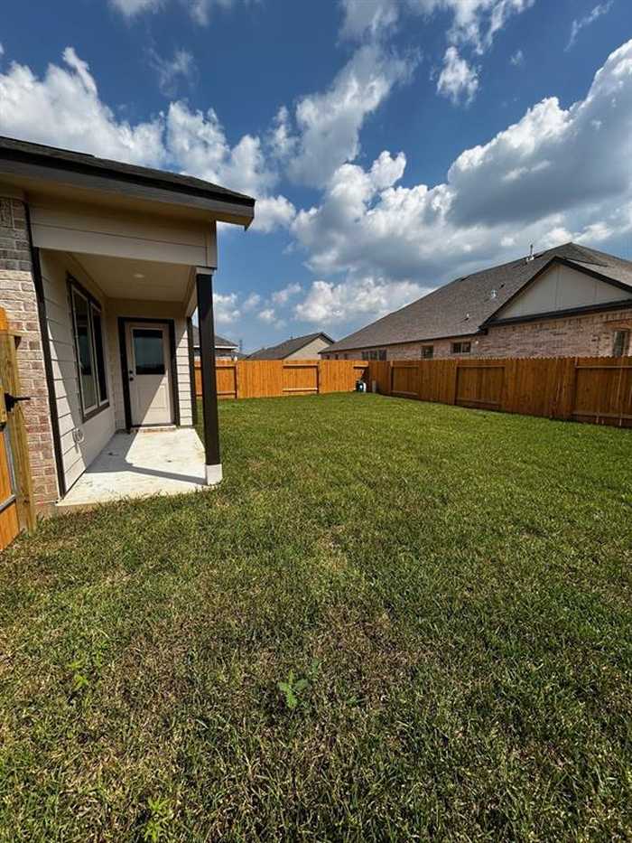 photo 10: 419 Kendall Crest Drive, Alvin TX 77511