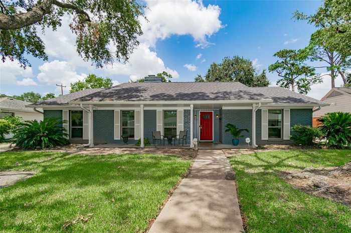 photo 1: 7014 Northampton Way, Houston TX 77055