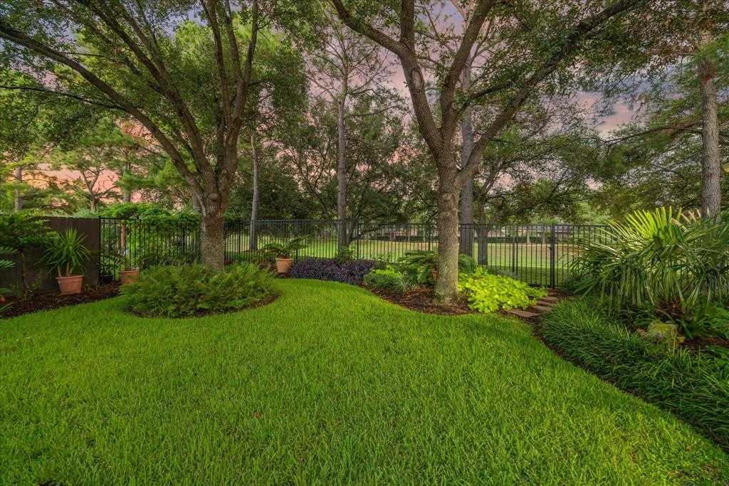 photo 2: 6022 Ballina Canyon Lane, Houston TX 77041