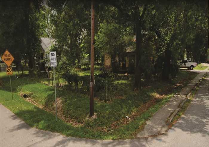 photo 2: 602 Yorkshire Street, Houston TX 77022