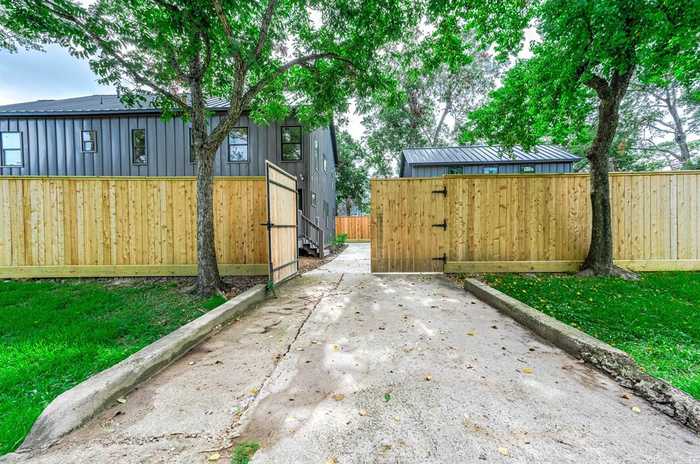 photo 47: 404 W 30th Street, Houston TX 77018