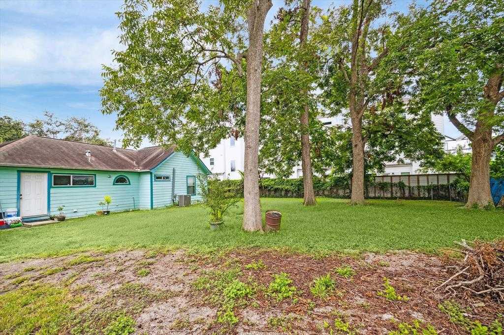 photo 3: 405 W Donovan Street, Houston TX 77091