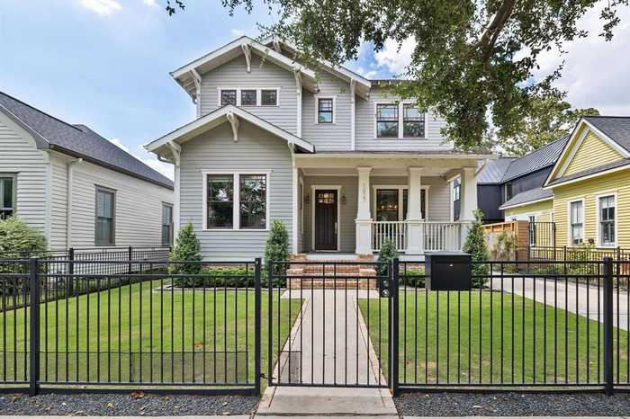 photo 1: 1027 Arlington Street, Houston TX 77008