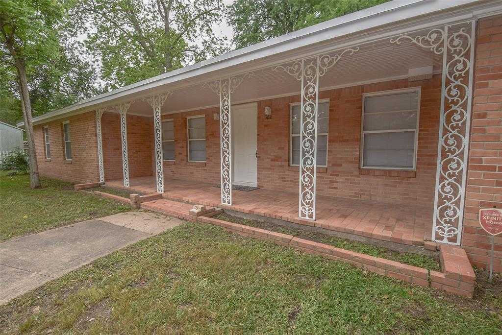 photo 3: 302 S Lee Street, Alvin TX 77511