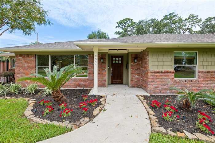 photo 1: 9330 Livernois Road, Houston TX 77080