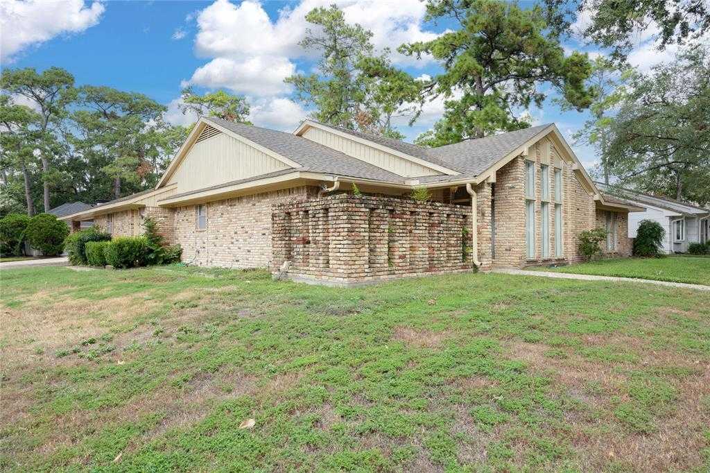 photo 3: 10046 Doliver Drive, Houston TX 77042