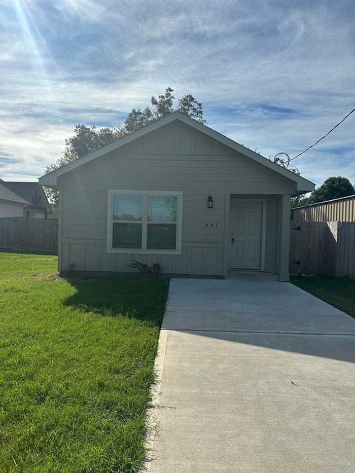 photo 1: 403 W Miller Street, Angleton TX 77515