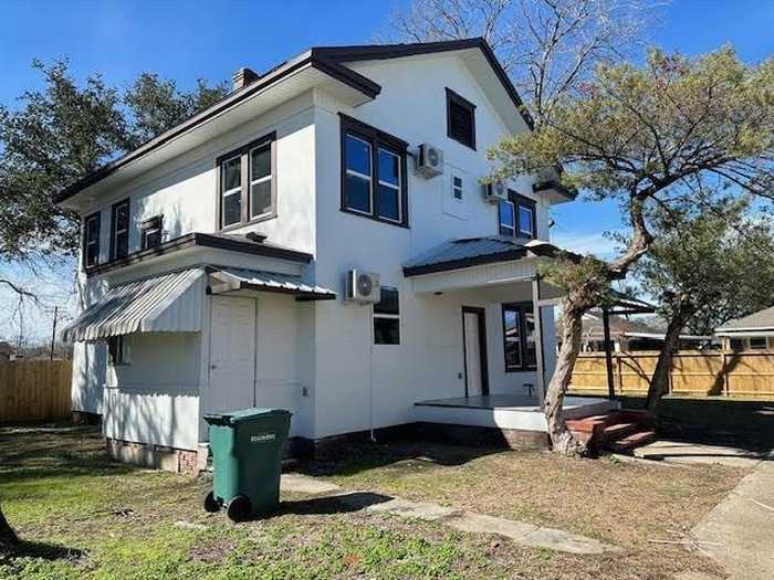 photo 1: 2187 Franklin Street, Beaumont TX 77701