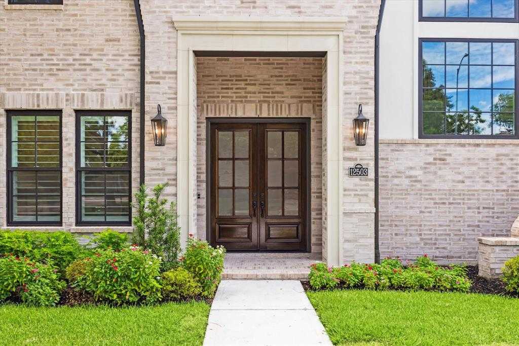 photo 2: 12503 Vindon Drive, Houston TX 77024