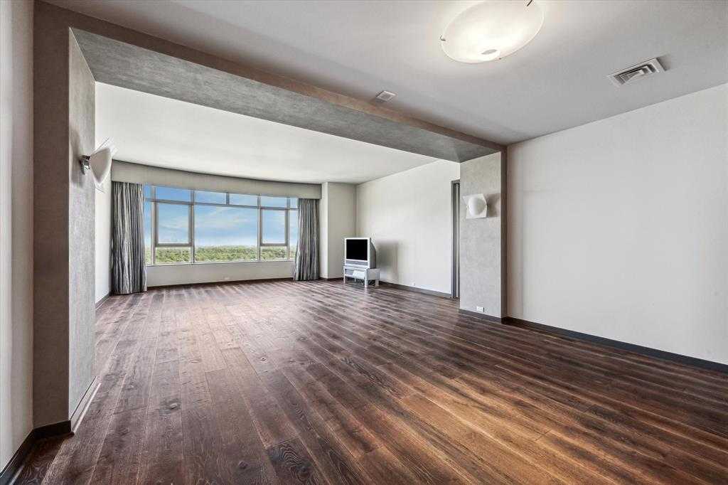 photo 2: 1000 Uptown Park Boulevard Unit 183, Houston TX 77056