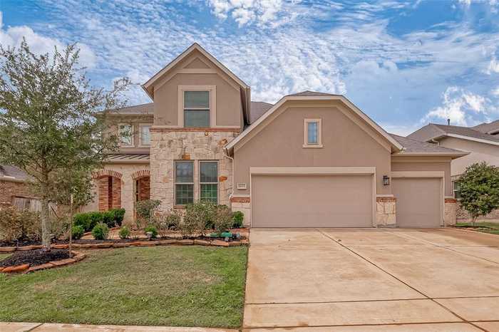 photo 1: 14063 Dunsmore Landing Drive, Houston TX 77059