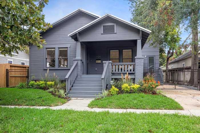 photo 1: 1129 Woodland Street, Houston TX 77009