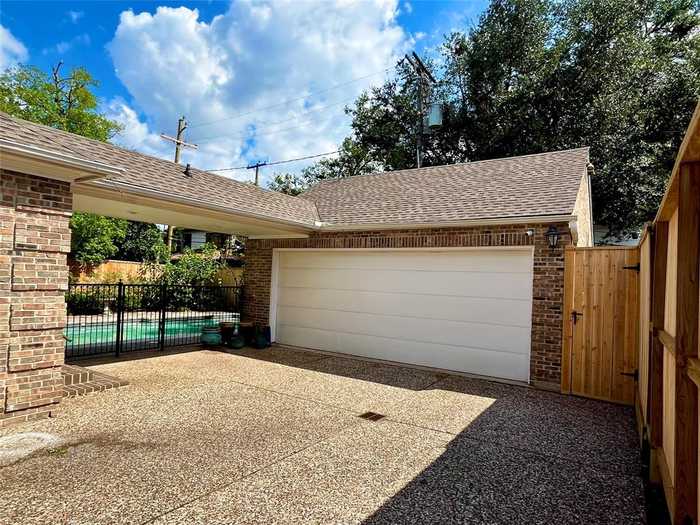 photo 32: 3725 Wickersham Lane, Houston TX 77027