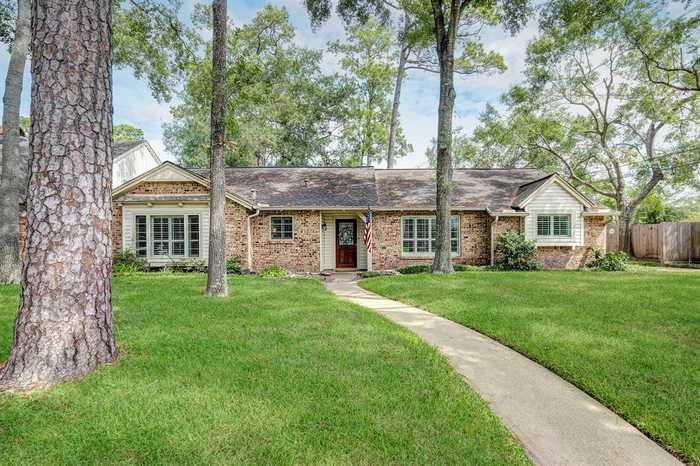 photo 1: 12102 Taylorcrest Road, Bunker Hill Village TX 77024