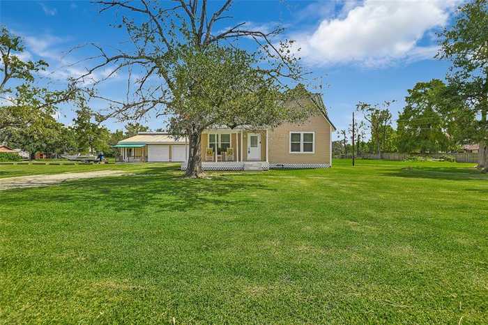 photo 1: 109 Maple Street, Highlands TX 77562