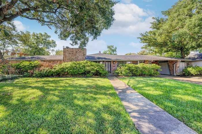 photo 1: 4017 Meadow Lake Lane, Houston TX 77027