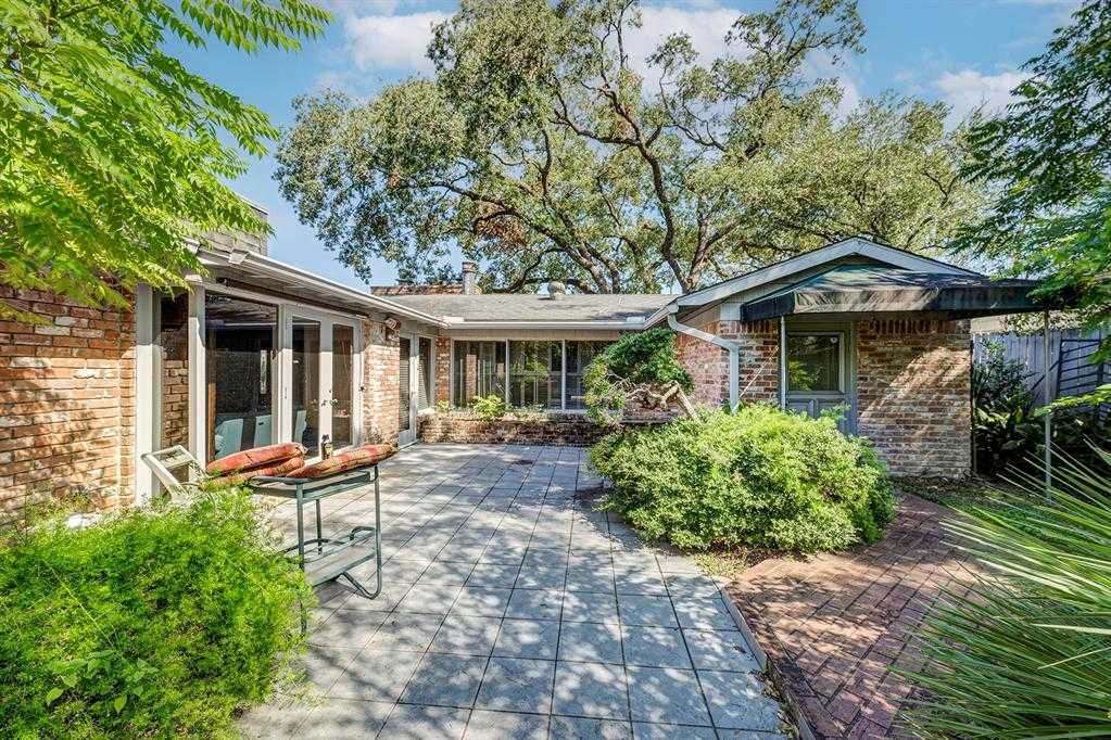 photo 3: 4017 Meadow Lake Lane, Houston TX 77027