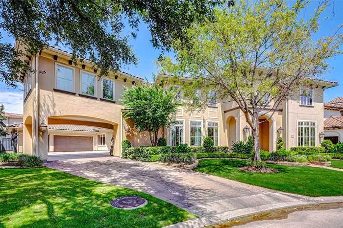 photo 2: 3510 Biarritz Court, Houston TX 77082