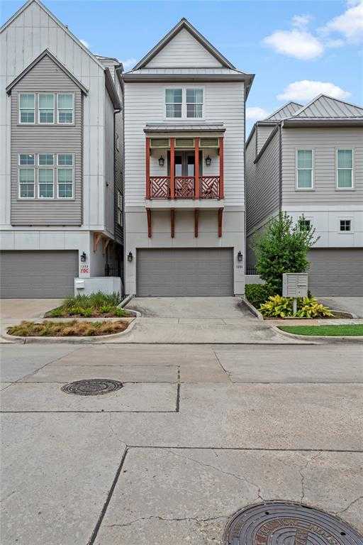 photo 2: 1231 W 15th 1/2 Street, Houston TX 77008