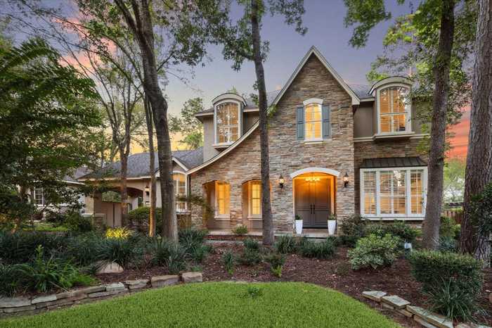 photo 2: 2 Mirror Ridge Drive, The Woodlands TX 77382