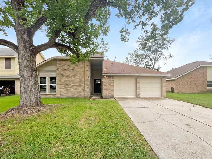 photo 1: 314 Enfield Drive, Highlands TX 77562