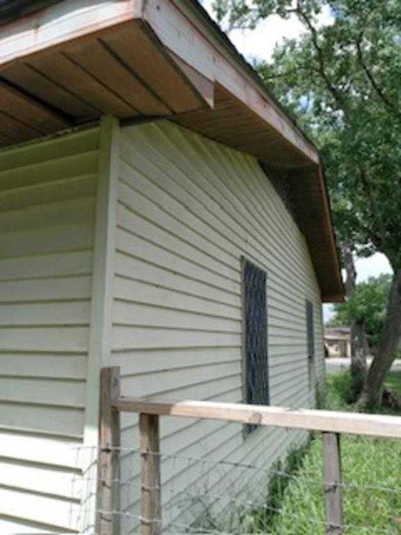 photo 3: 415 Kinkaid Avenue, Wharton TX 77488