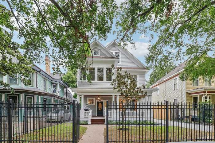 photo 2: 412 Hawthorne Street, Houston TX 77006