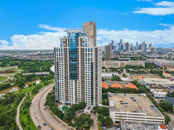 photo 1: 3333 Allen Parkway Unit 2705, Houston TX 77019