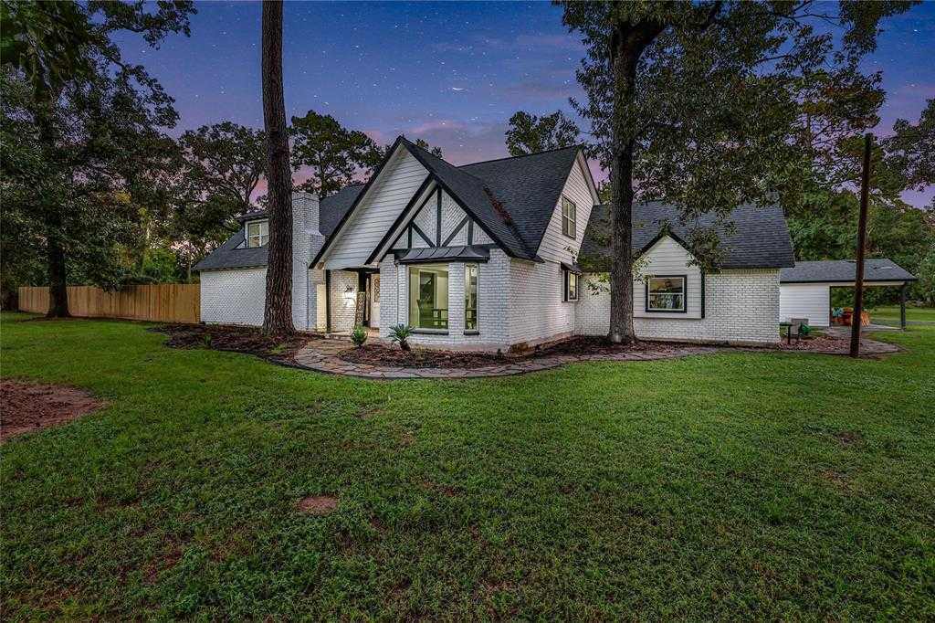 photo 1: 8526 Oakwood Drive, Magnolia TX 77354