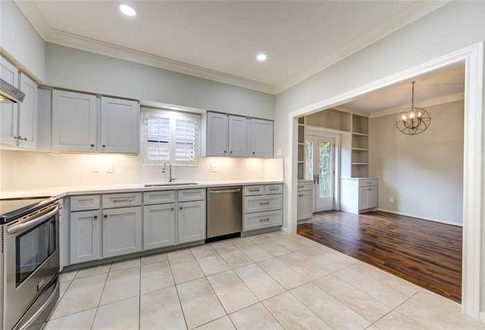 photo 2: 2901 Bammel Lane Unit 30, Houston TX 77098