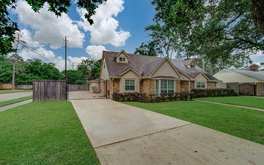 photo 2: 12230 Mossycup Drive, Houston TX 77024