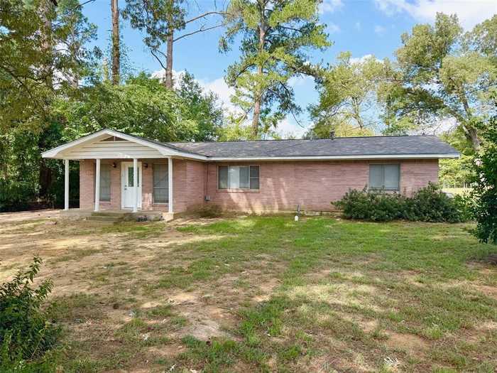 photo 1: 1406 E Houston Avenue, Crockett TX 75835