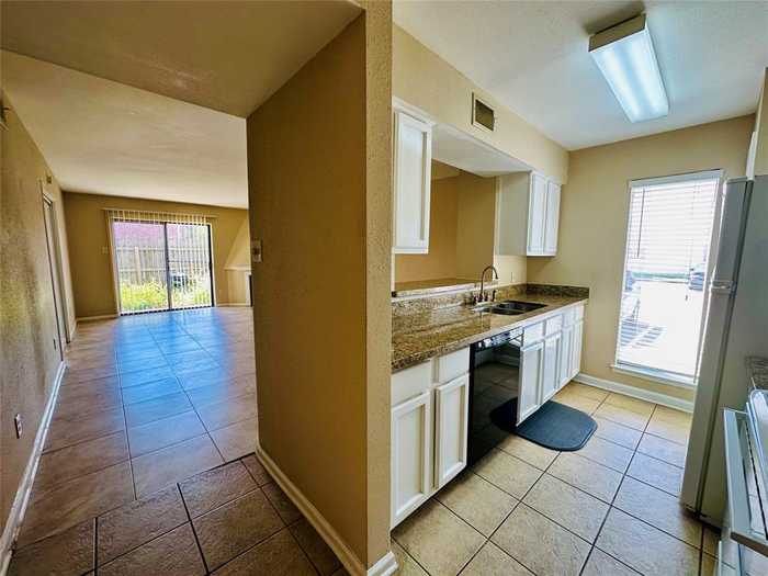 photo 2: 10075 Westpark Drive Unit 58, Houston TX 77042