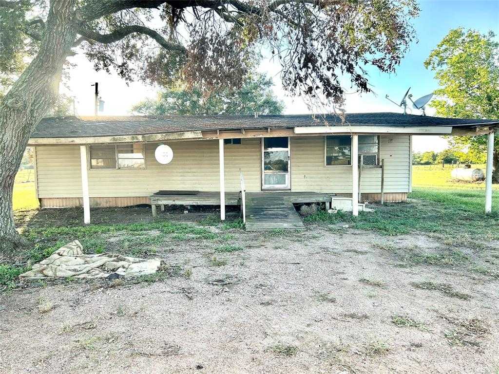 photo 3: 1217 Ustynik Road, Wharton TX 77488