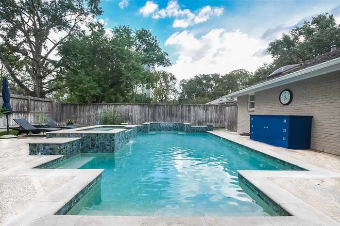 photo 2: 10606 Ella Lee Lane, Houston TX 77042