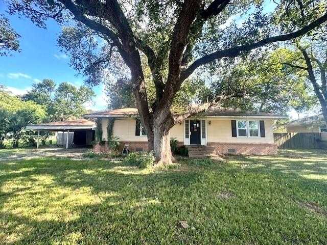 photo 1: 515 Breezy Lane, Wharton TX 77488